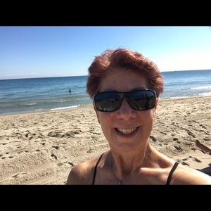 Meet your Posher, Claudia